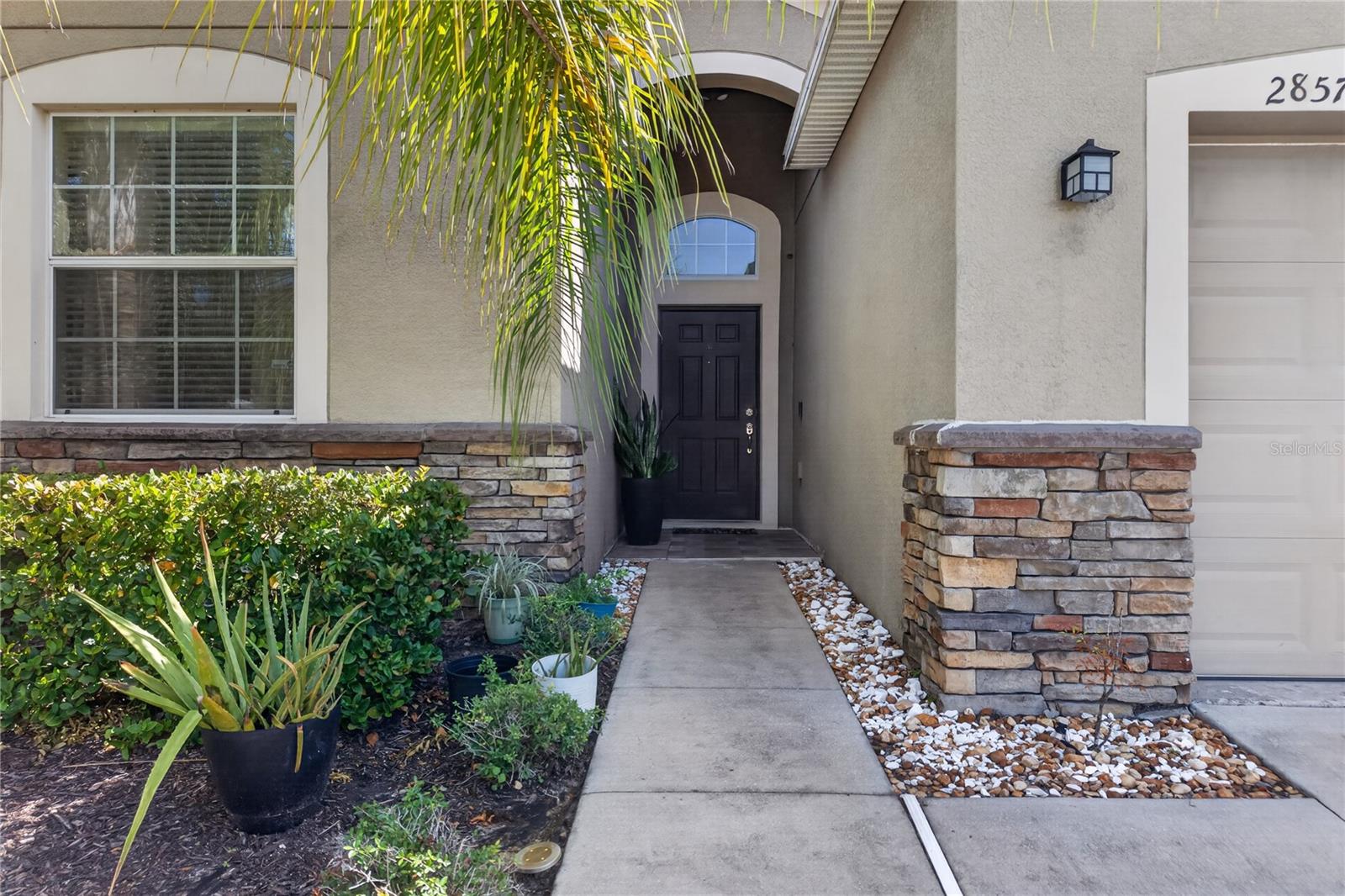 Listing photo 3 for 2857 Carrickton Cir