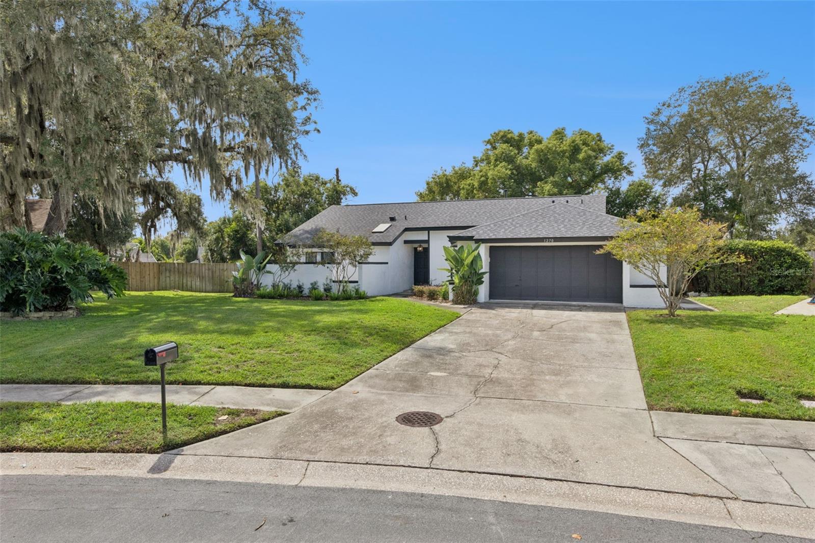 Listing photo 2 for 1270 Queen Elaine Dr