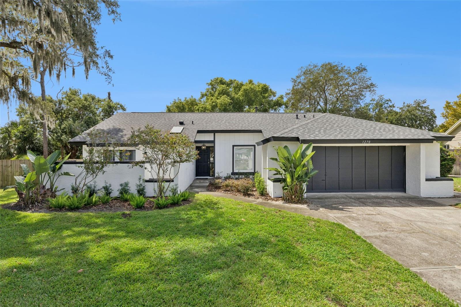 Listing photo 1 for 1270 Queen Elaine Dr