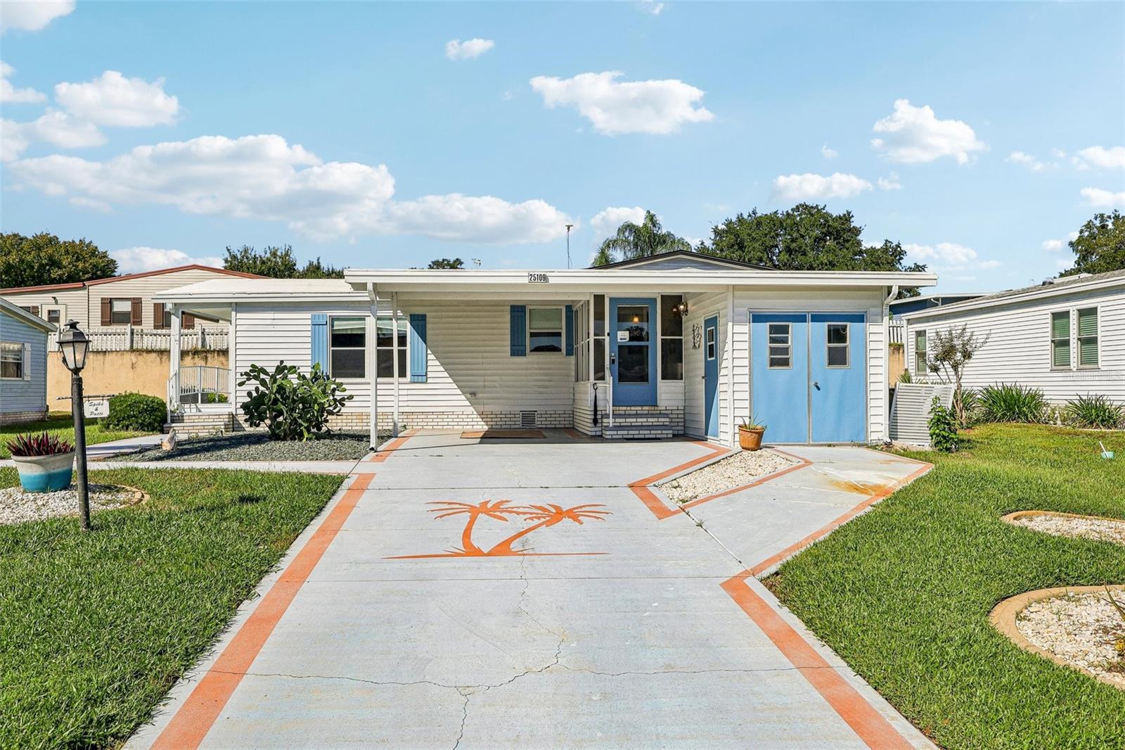 Listing photo 1 for 25109 Clifford Hl