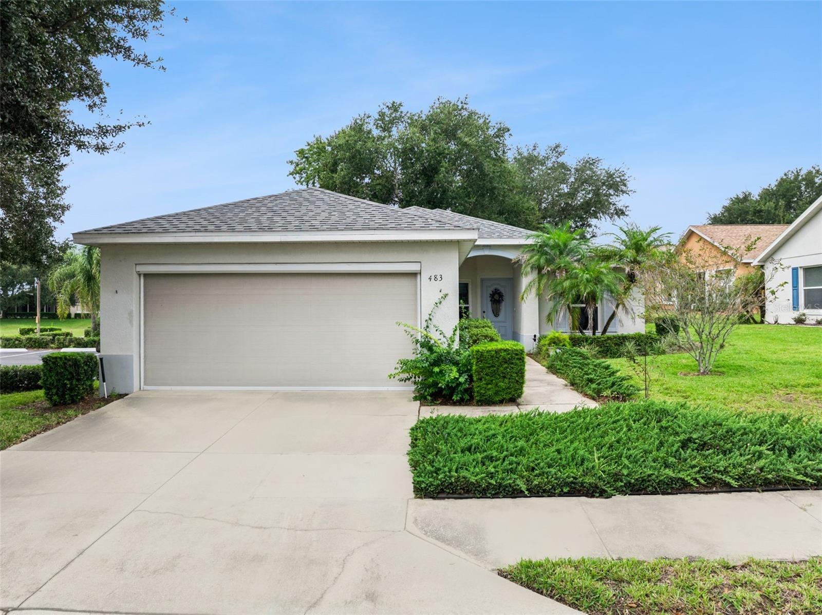 Listing photo 1 for 483 Lake Suzanne Dr
