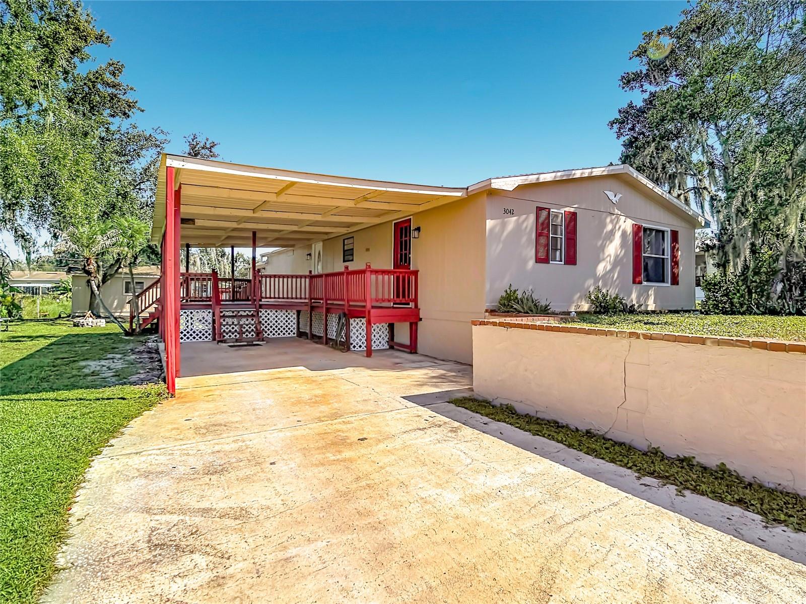 Listing photo 2 for 3042 Park Cir