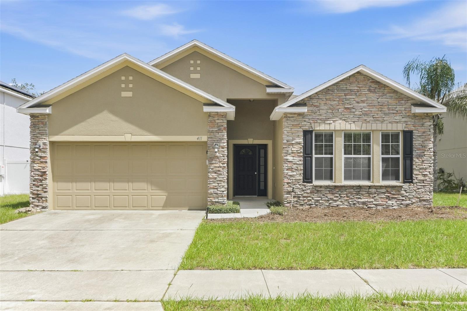 Listing photo 1 for 411 Hammerstone Ave