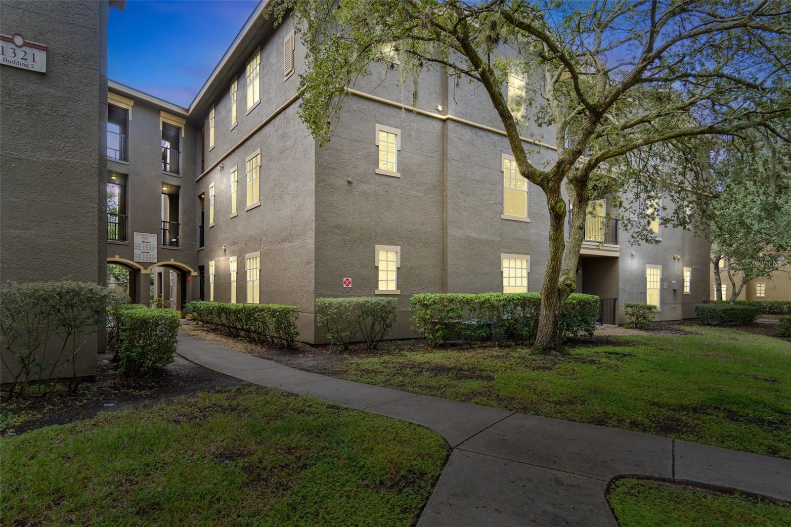 Listing photo 1 for 1321 Arbor Vista Loop #321