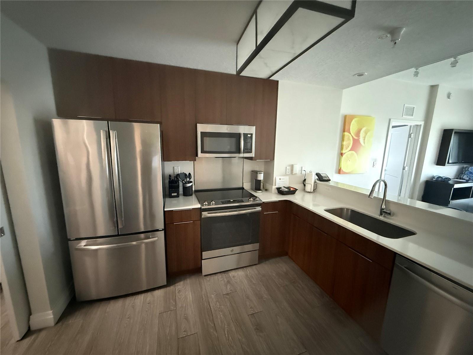 Listing photo 3 for 14501 Grove Resort Ave #2219