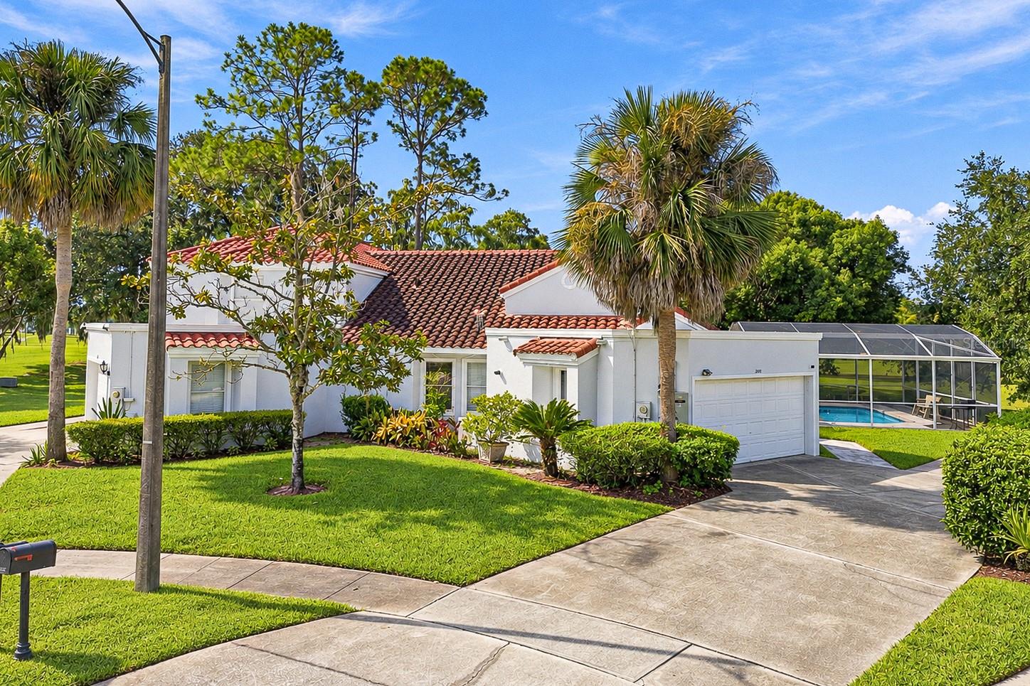 Listing photo 1 for 2650 Albion Ave