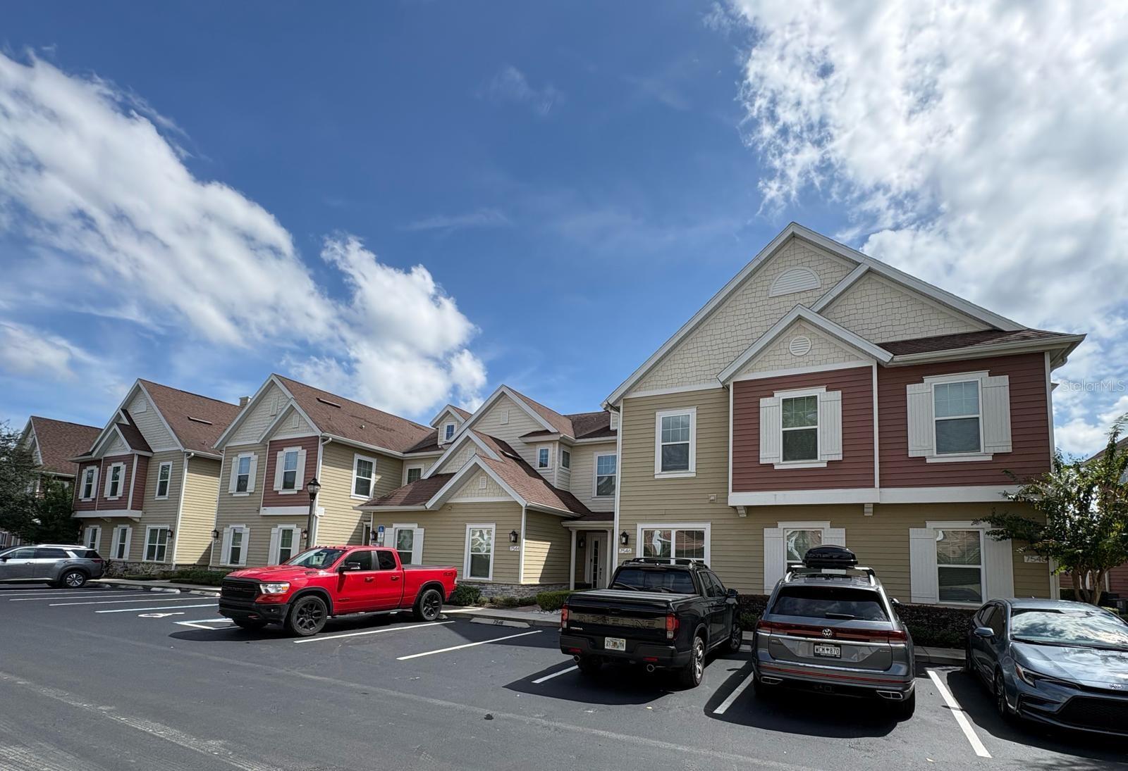 Listing photo 1 for 7548 Sunville Ave