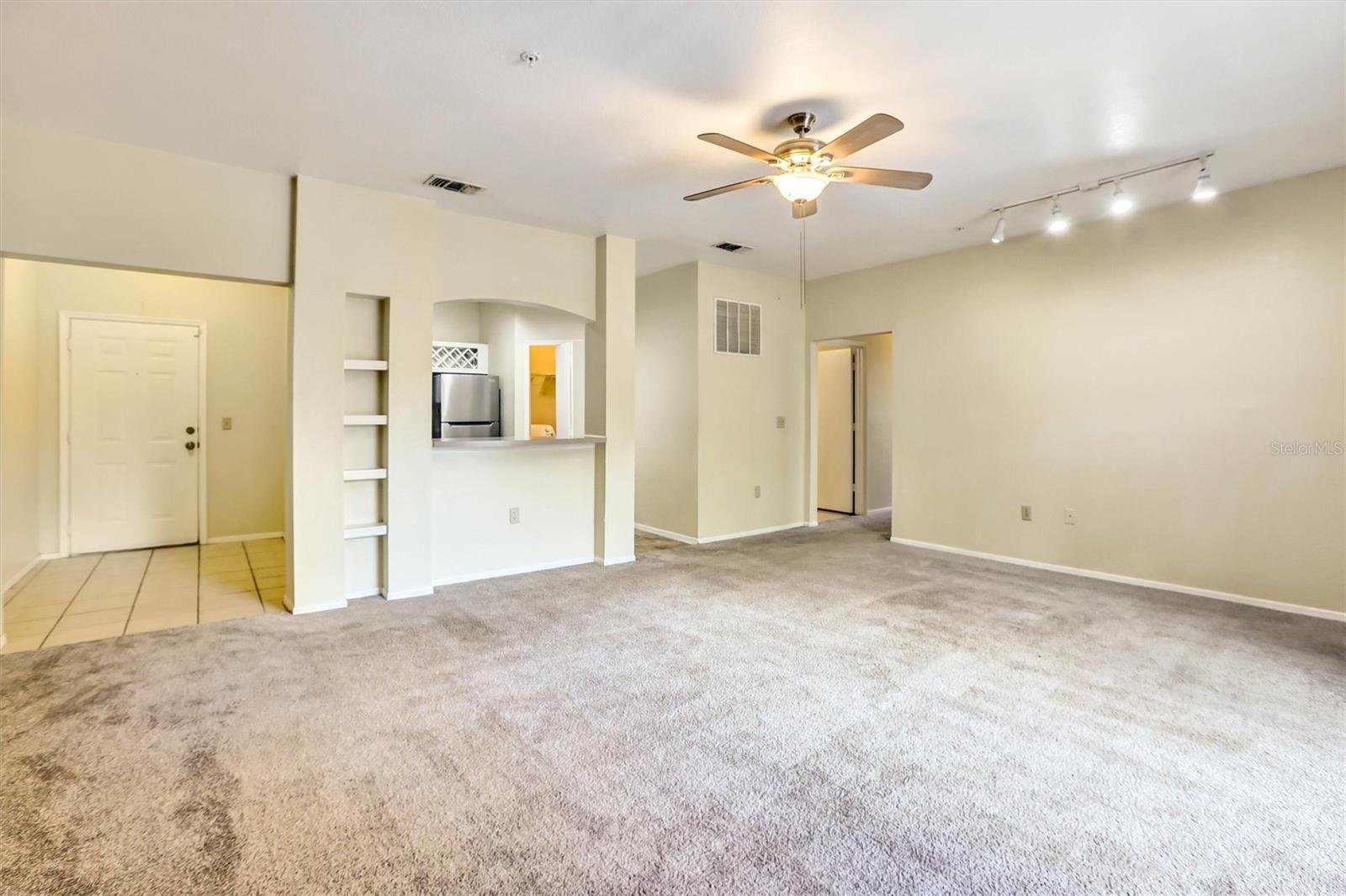 Listing photo 3 for 132 Vista Verdi Cir #228