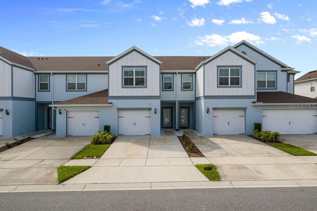 Listing photo 1 for 3954 Plainview Dr