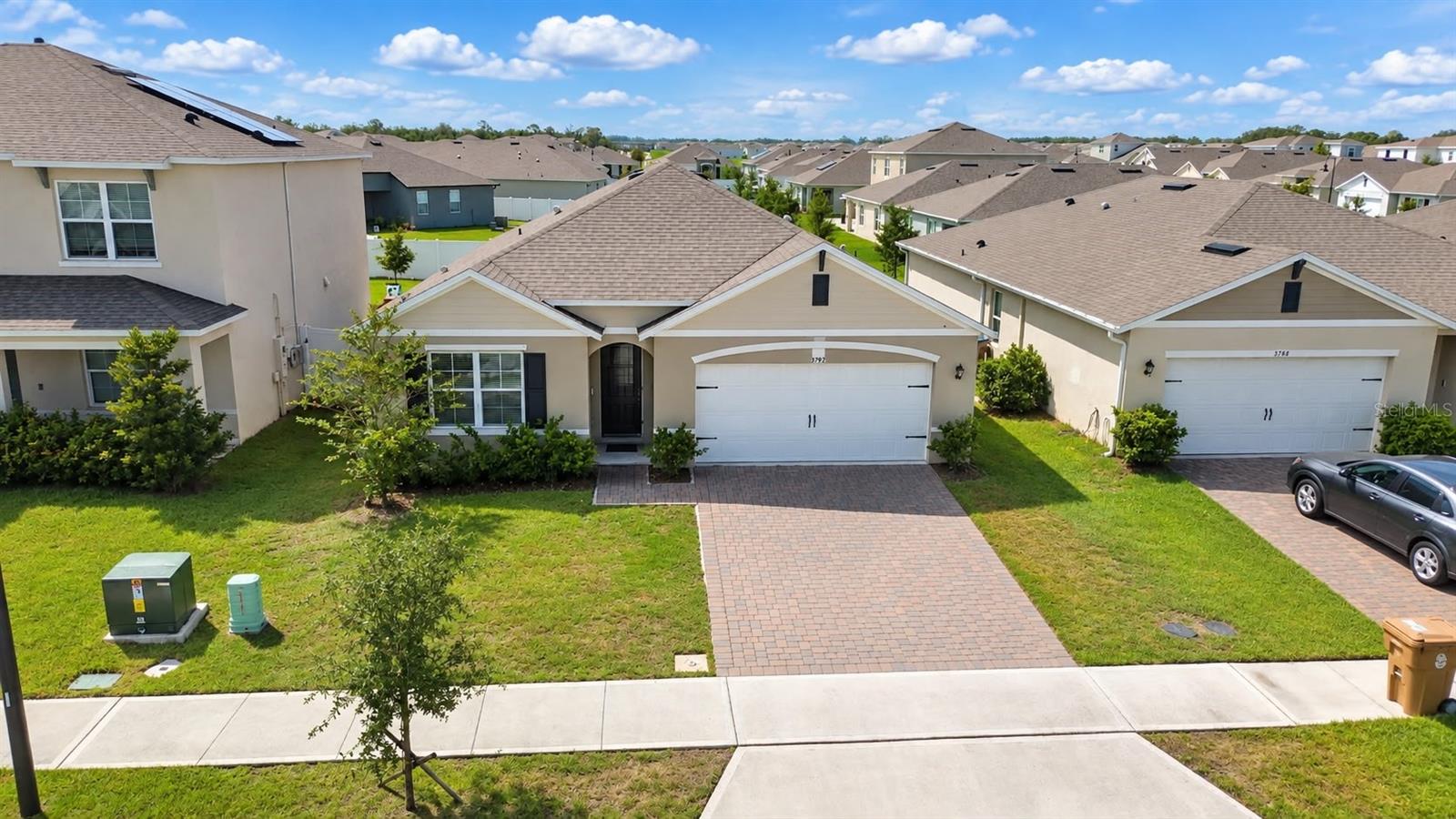 Listing photo 2 for 5792 Arboretum St