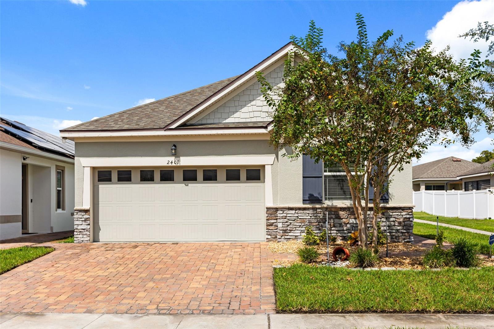 Listing photo 2 for 2401 Avian Loop