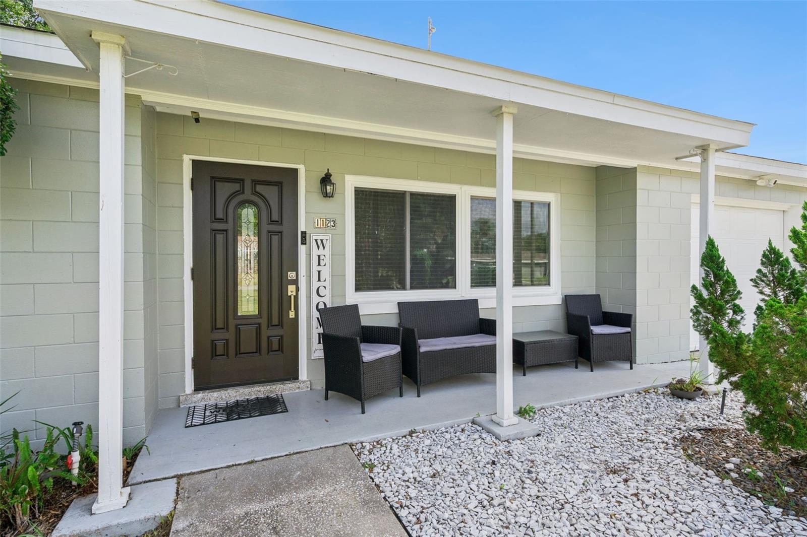 Listing photo 2 for 1123 Hampton St