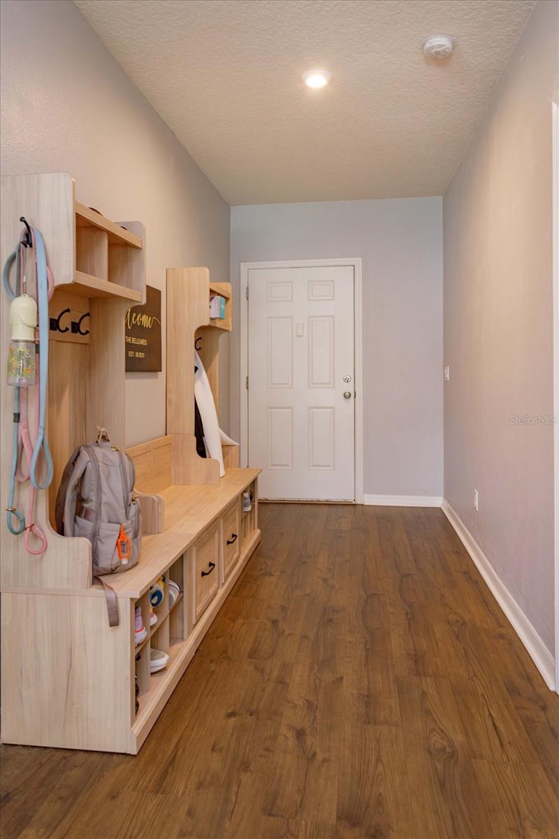 Listing photo 3 for 89 Prairie Falcon Dr