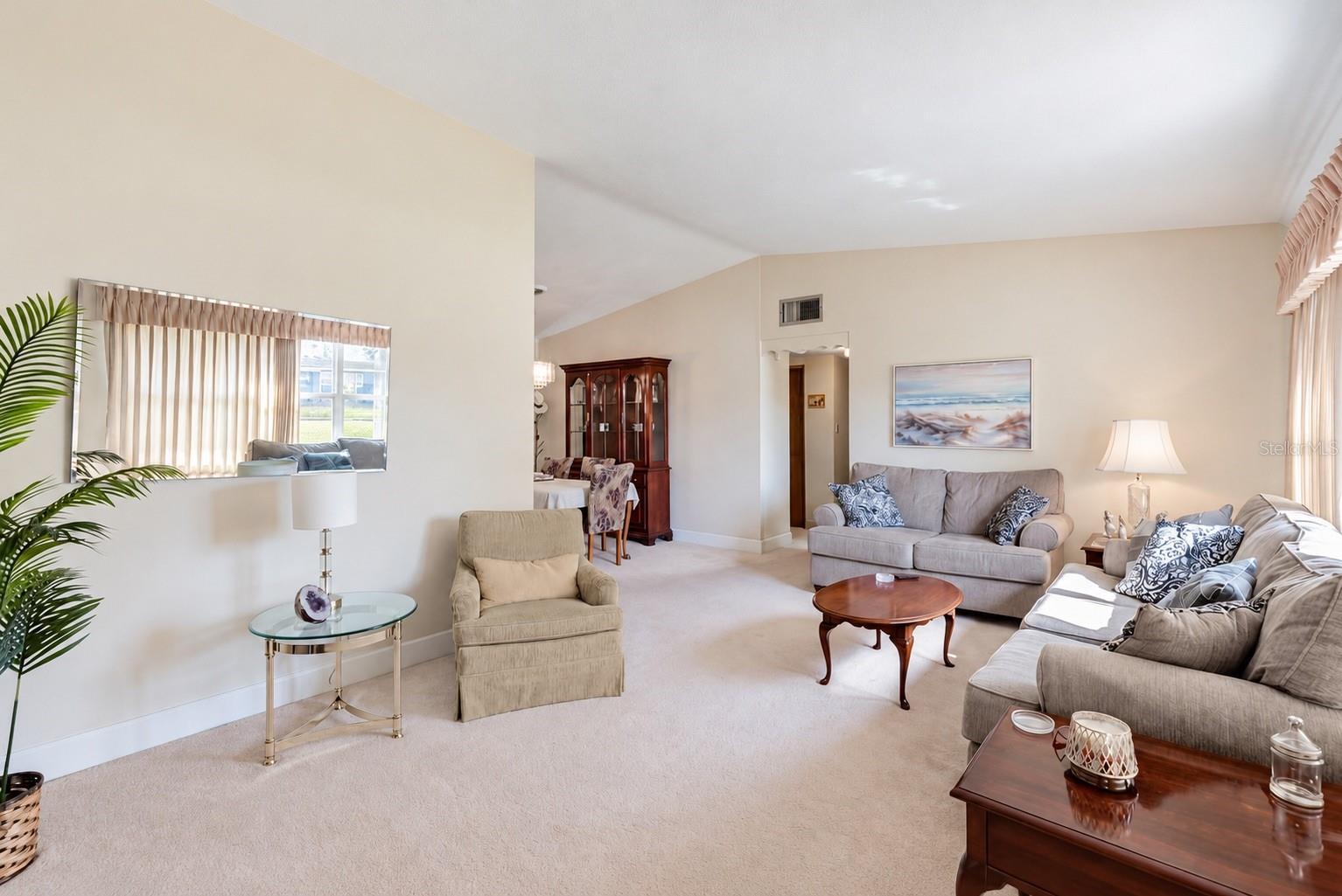 Listing photo 3 for 239 Orange Terrace Dr