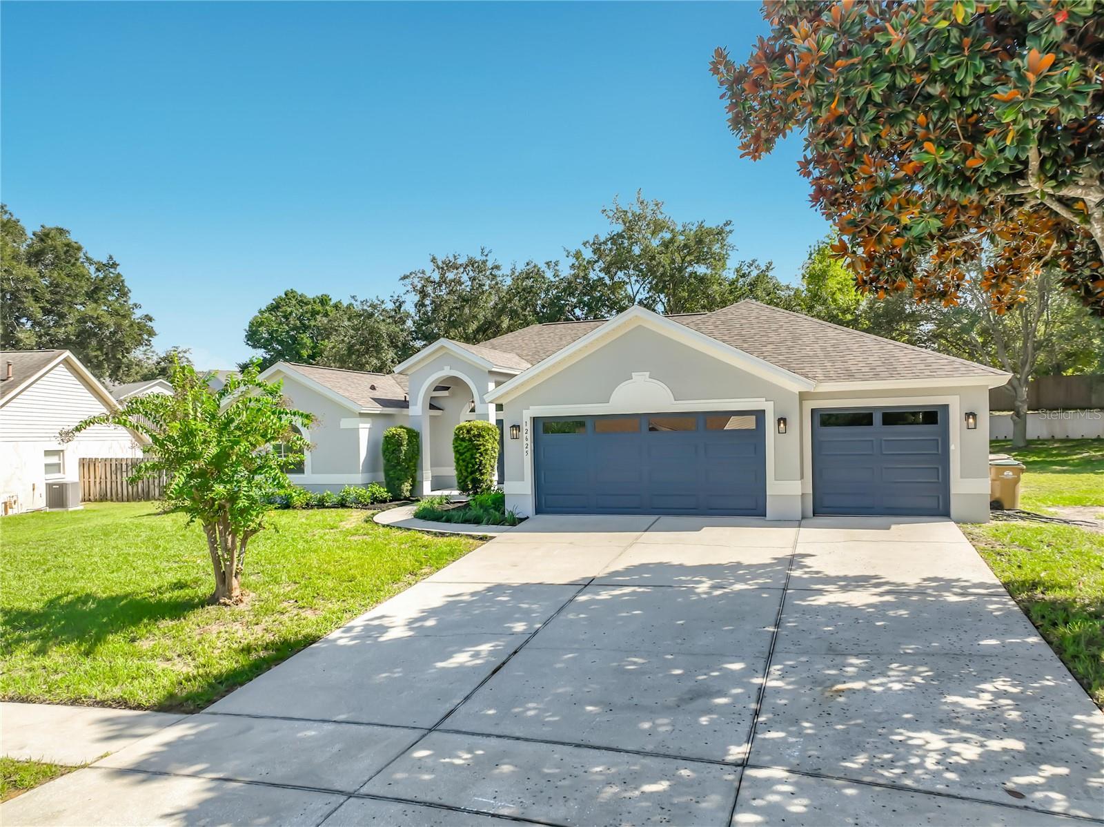 Listing photo 1 for 12625 Douglas Fir Ct