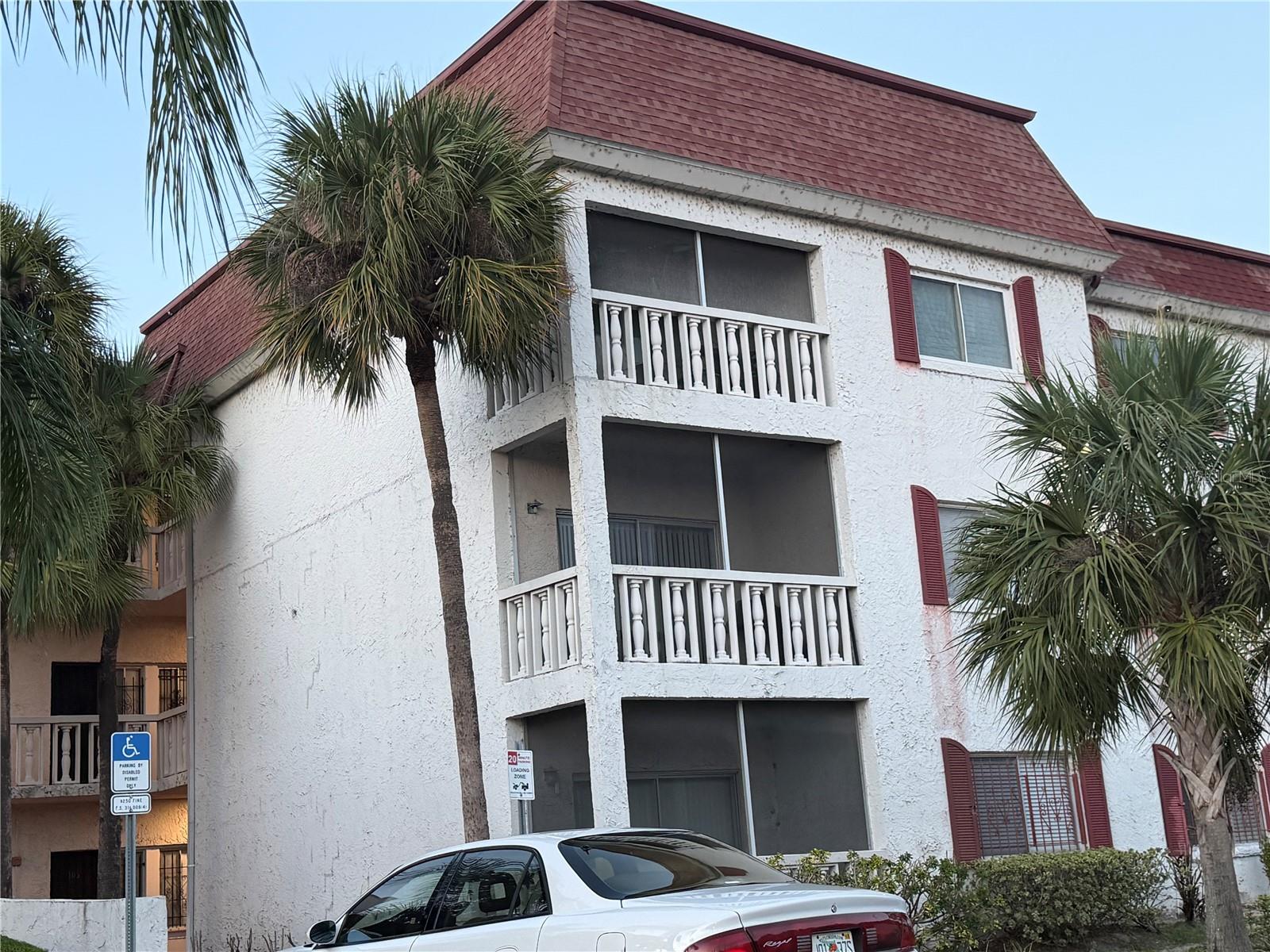 2225 HOLDEN AVENUE Unit 210