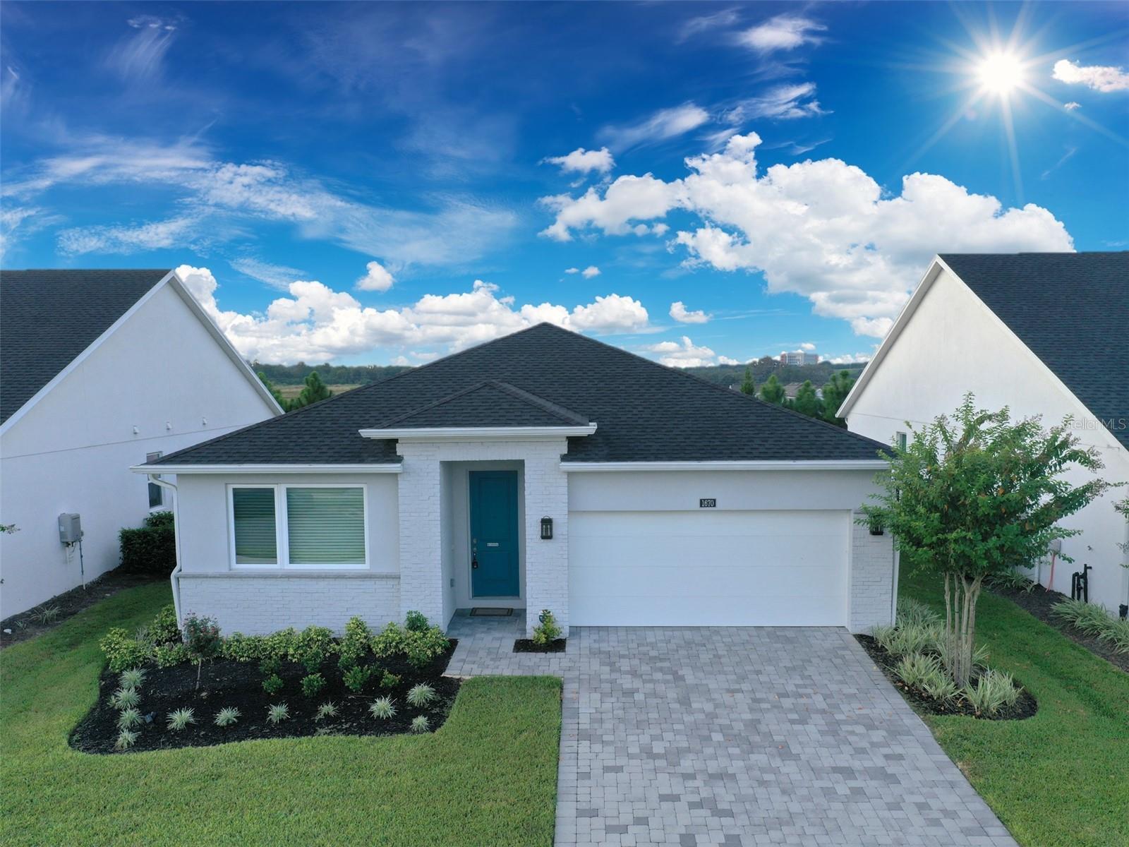Listing photo 1 for 1670 Pinecliff Dr