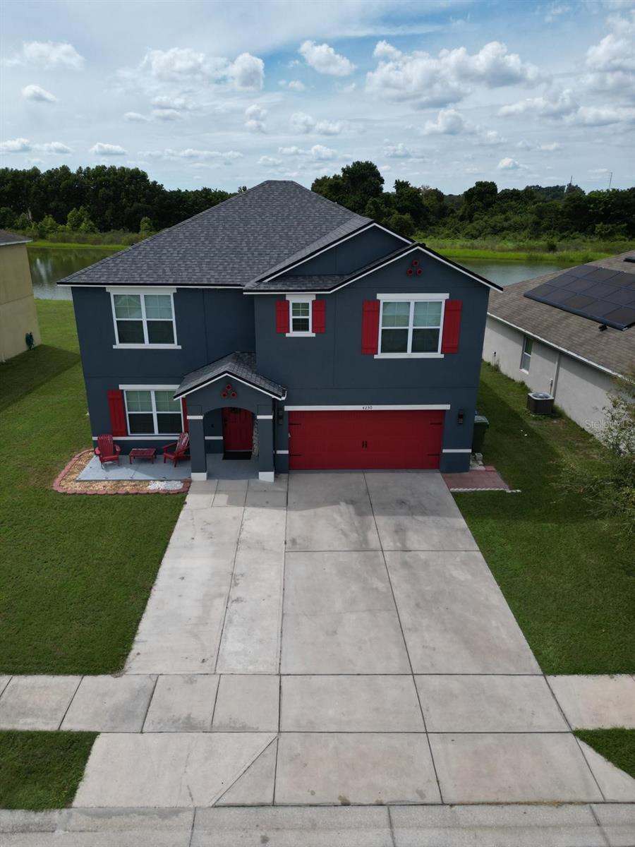 Listing photo 2 for 4230 Roberta Dr