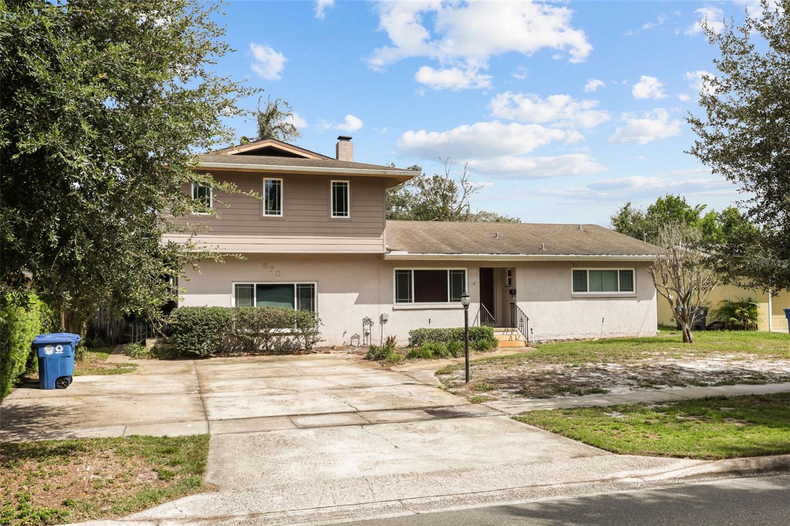 870 N PHELPS AVENUE