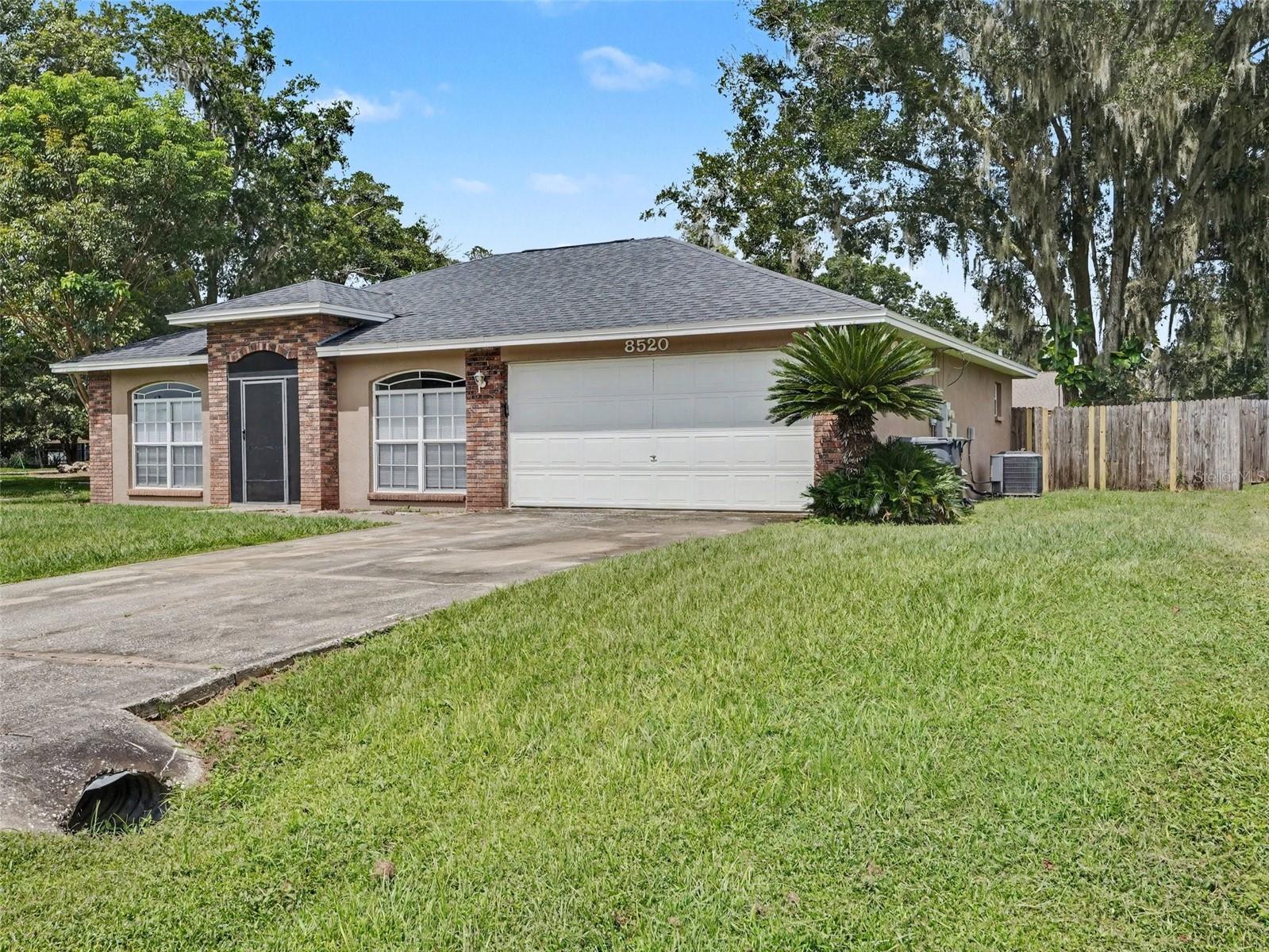 Listing photo 2 for 8520 Cherry Hill Dr