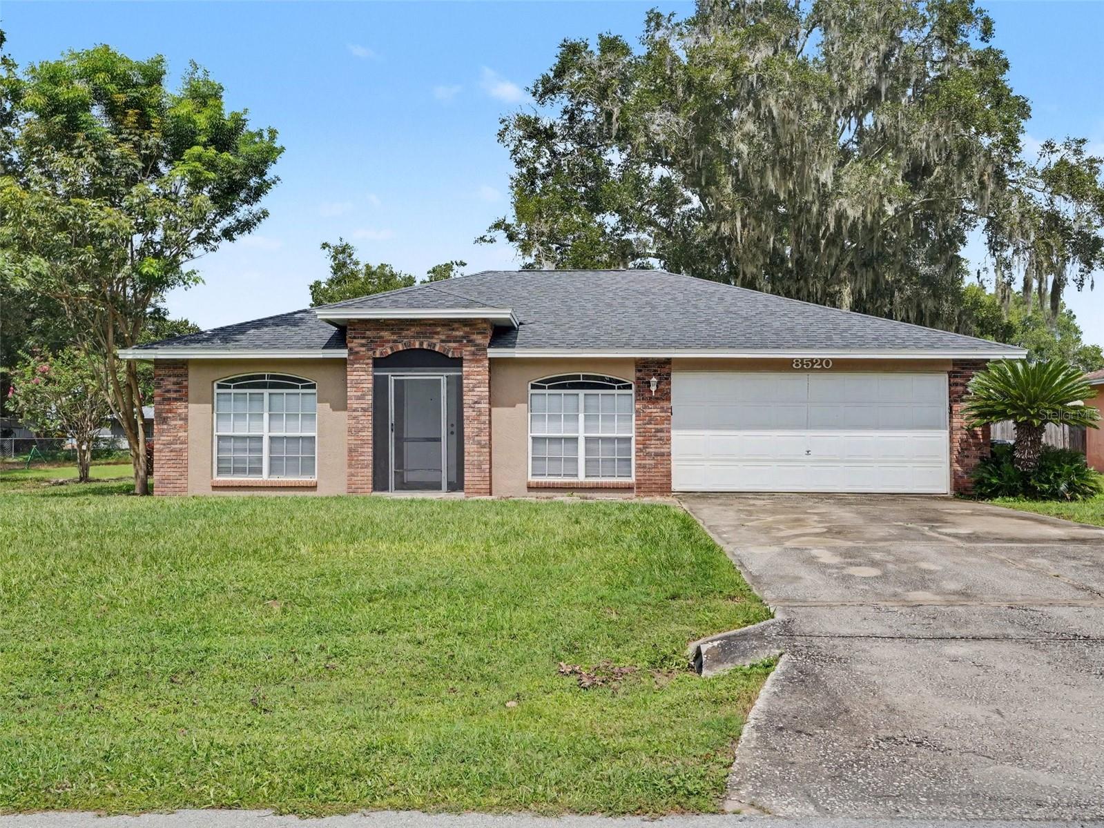 Listing photo 1 for 8520 Cherry Hill Dr