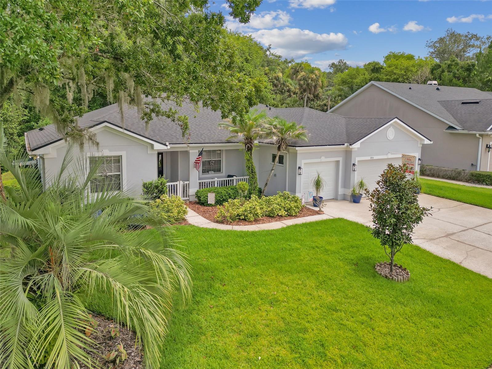 Listing photo 1 for 995 Sadie Ln