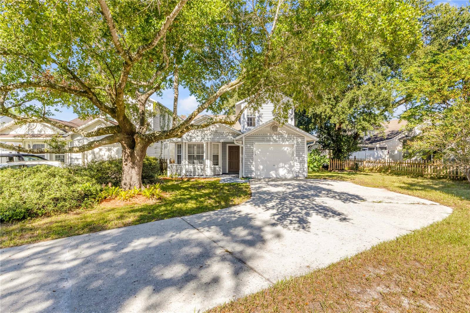 Listing photo 3 for 6787 Brittany Chase Ct