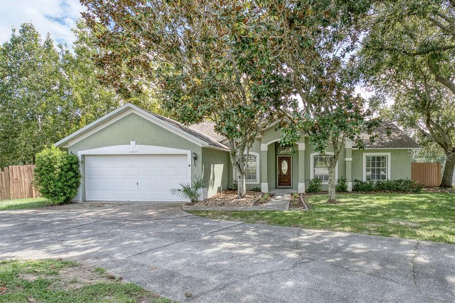 Listing photo 3 for 11855 Clair Pl
