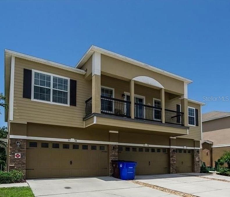 Listing photo 1 for 2236 Betsy Ross Ln #2236