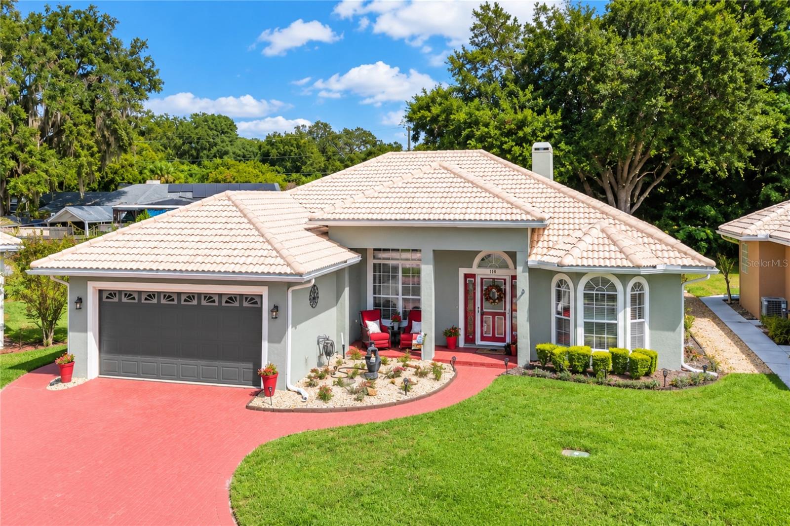 Listing photo 2 for 126 Harbor Way