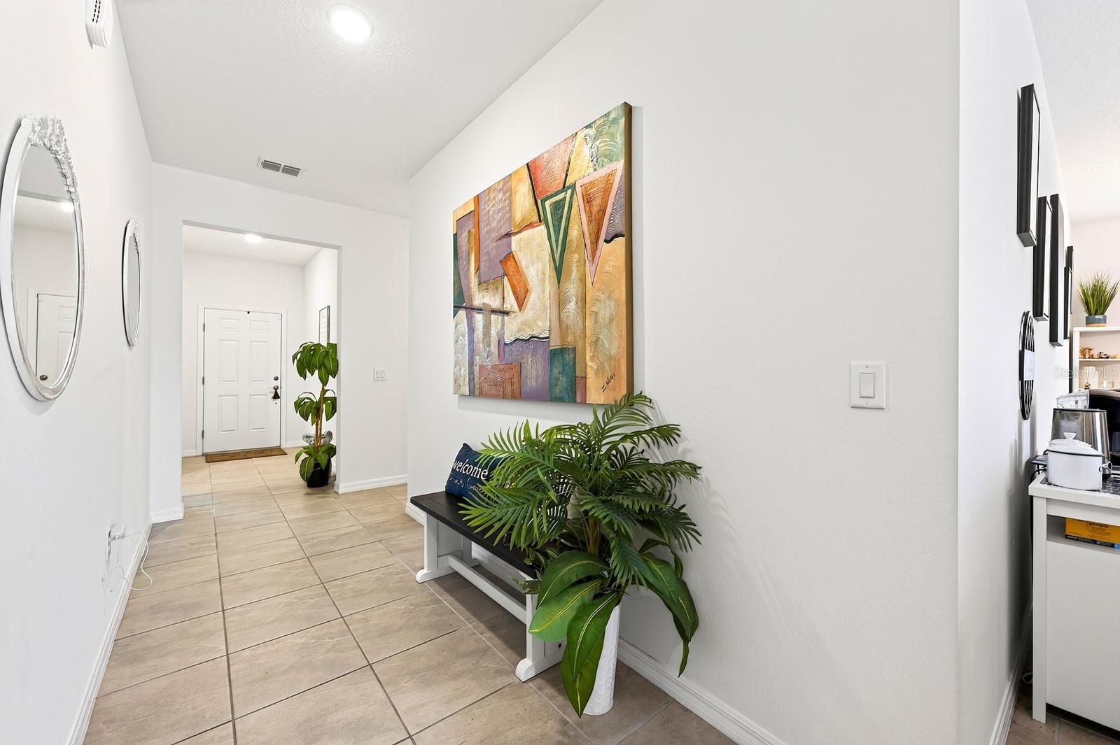Listing photo 3 for 33384 Country House Dr