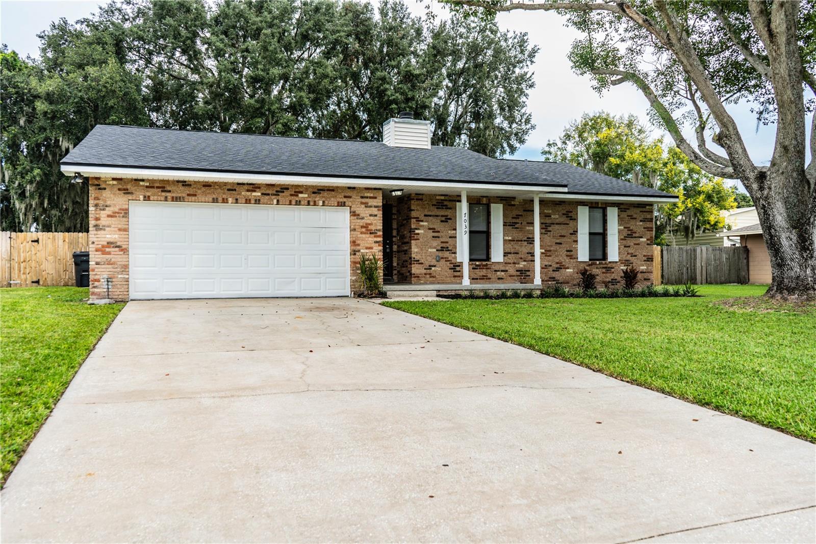 Listing photo 1 for 7039 Sheffield Dr