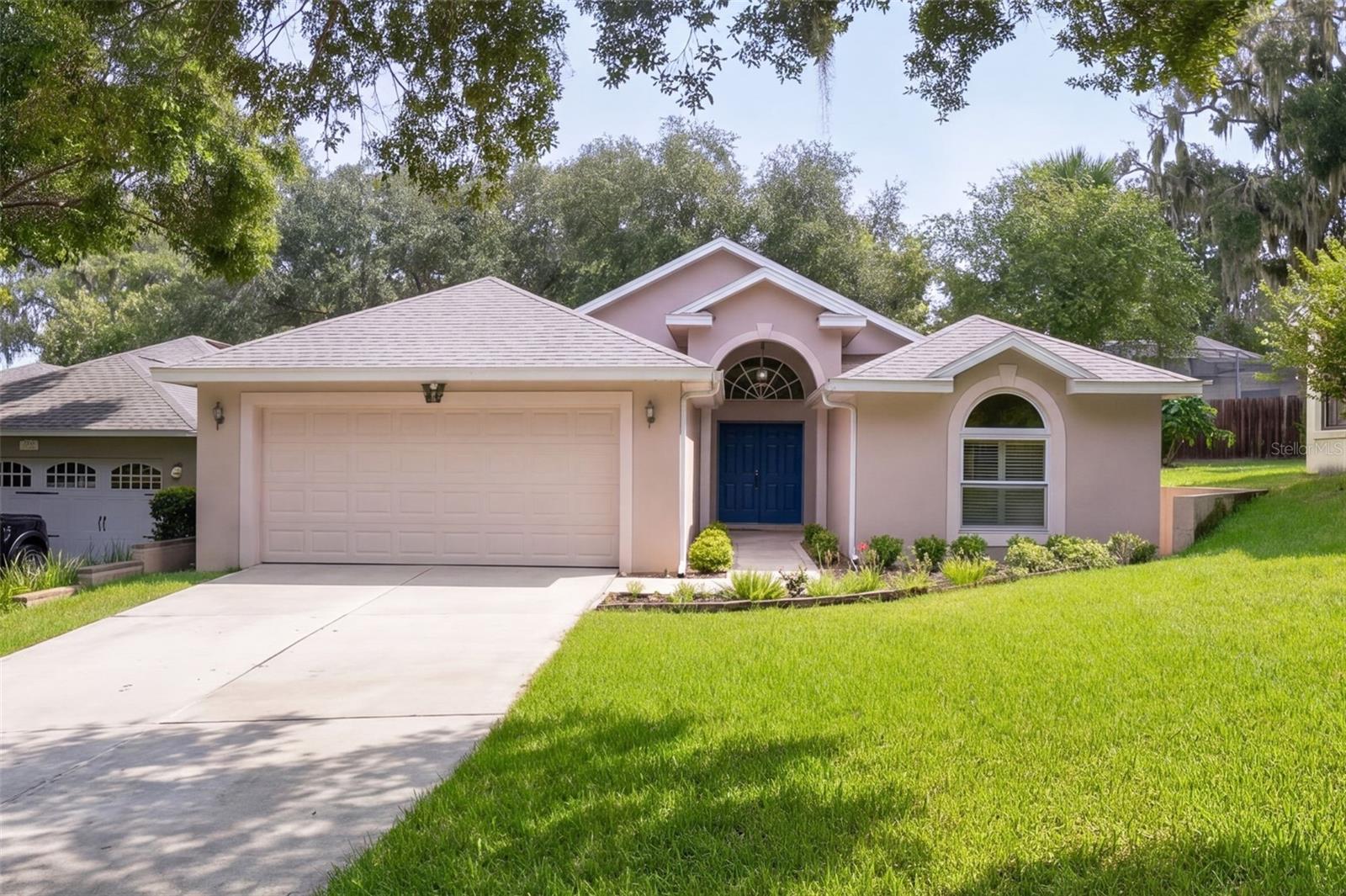 Listing photo 1 for 71 Orange Blossom Dr