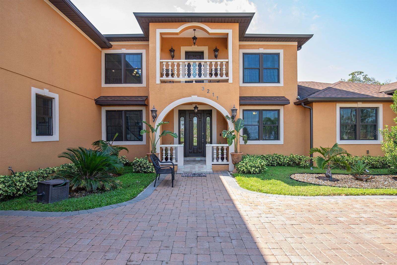 Listing photo 2 for 3211 Lakeshore Blvd