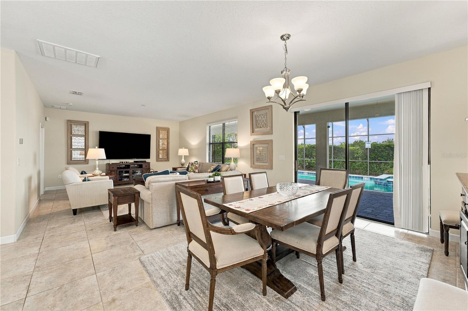 Listing photo 3 for 9037 Shadow Mountain St