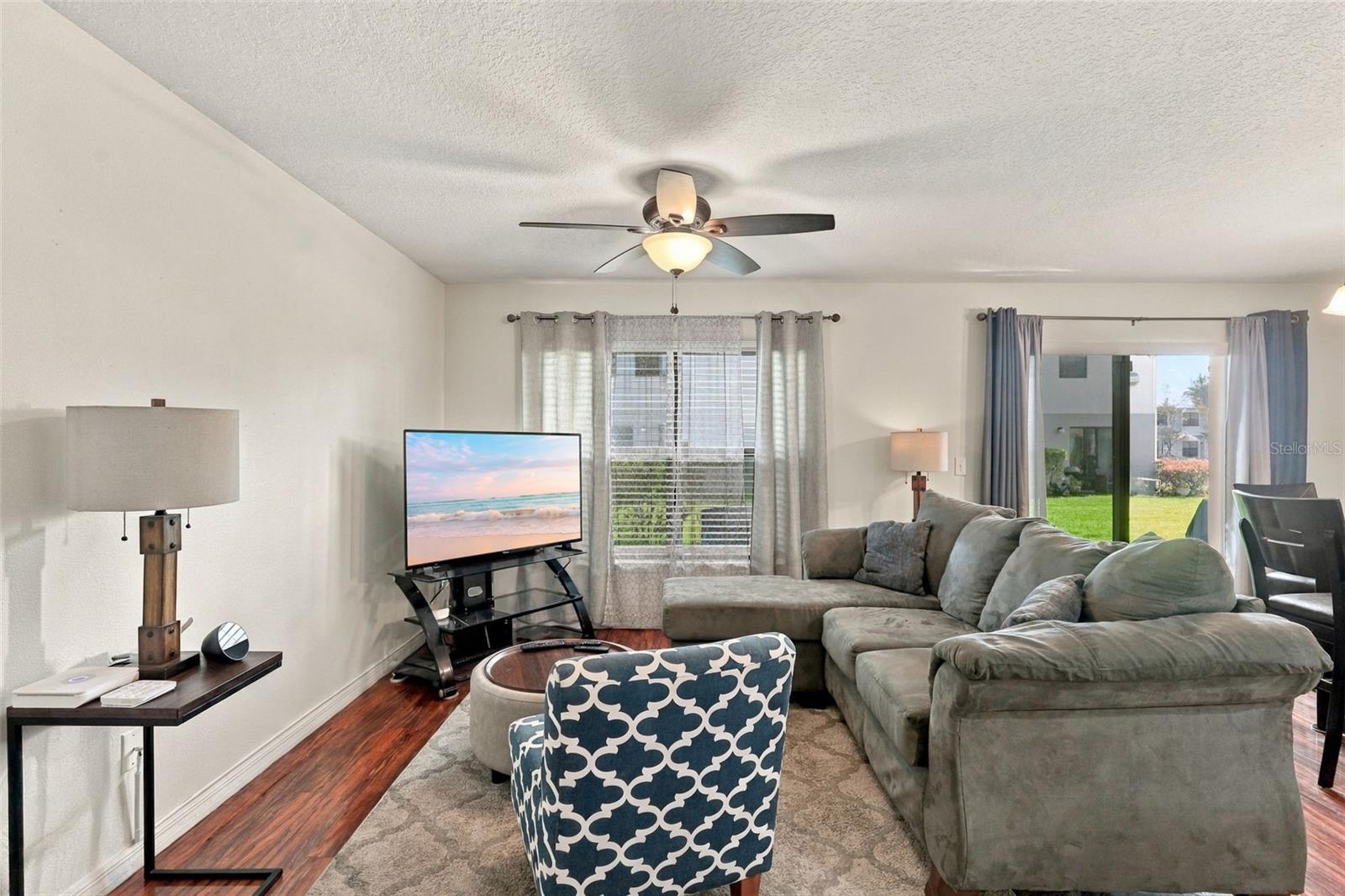 Listing photo 3 for 6431 Windsor Lakes Cir