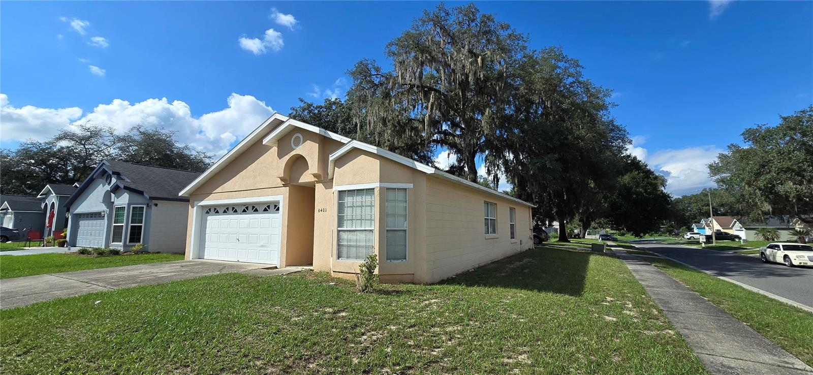 Listing photo 2 for 6401 Ruthie Dr