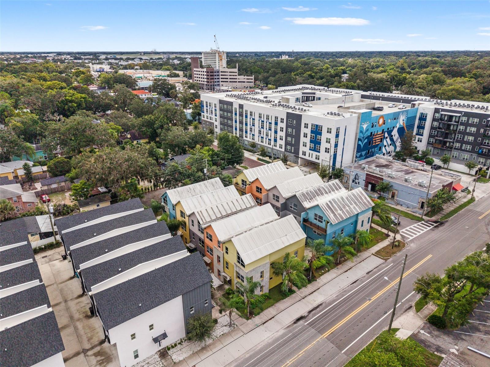 Listing photo 3 for 1603 Woodward St #17