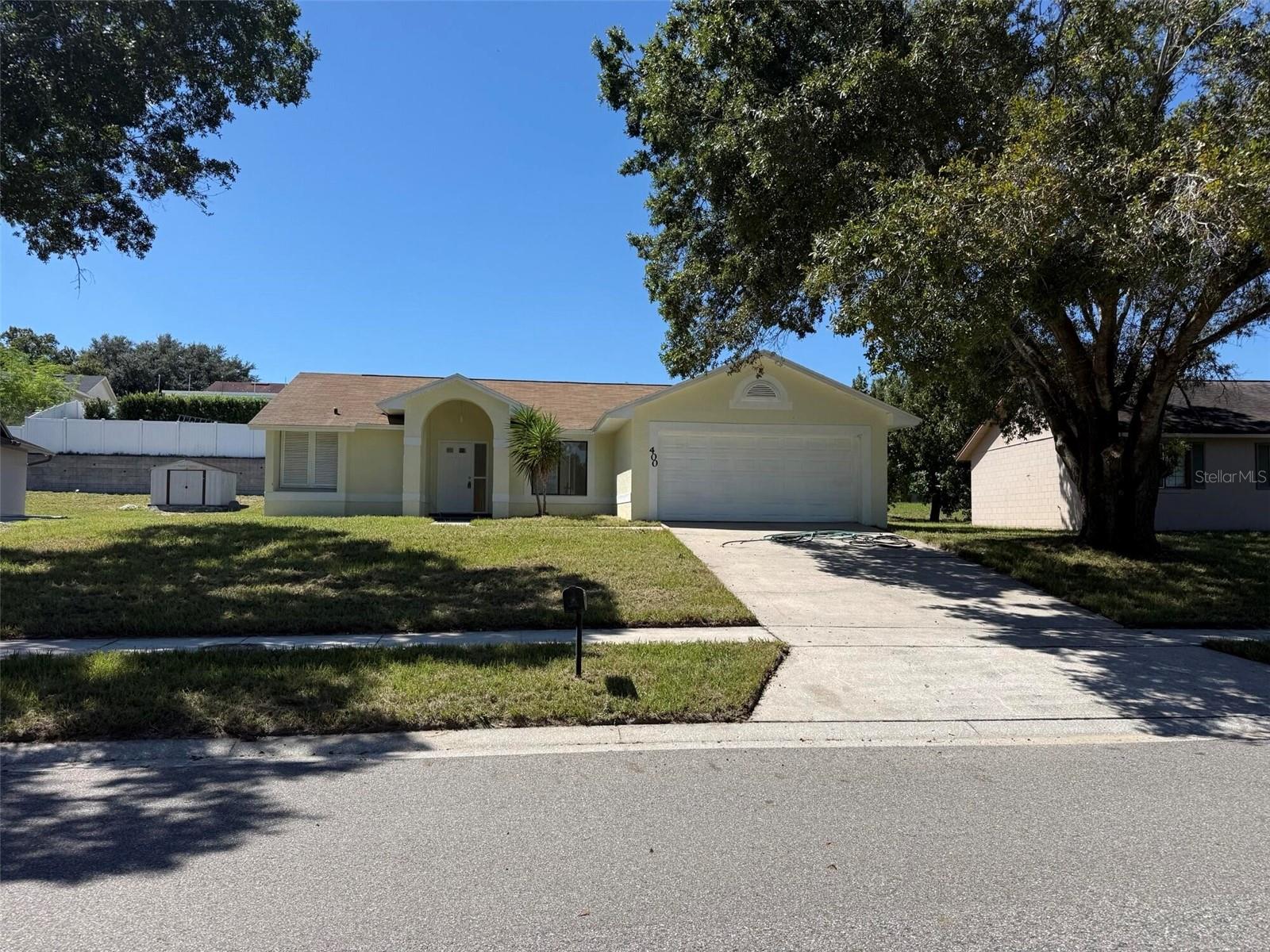 Listing photo 2 for 400 Ashbourne Dr