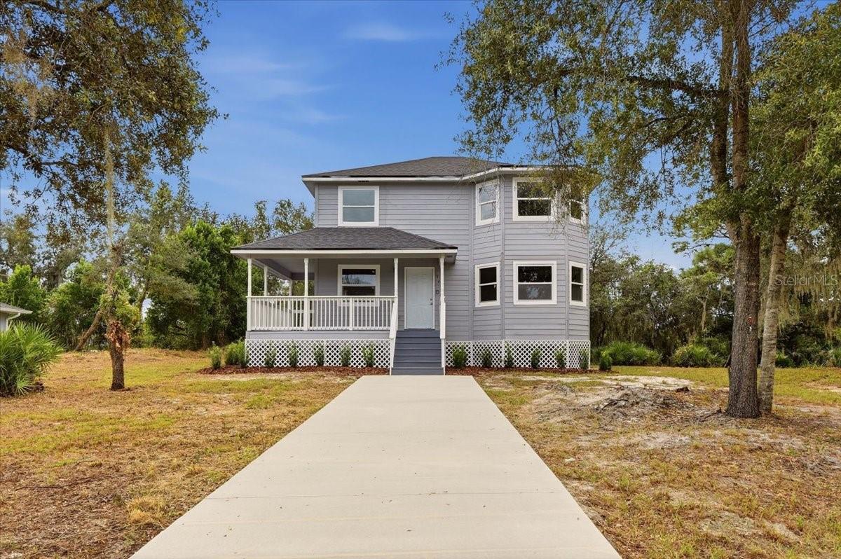 Listing photo 1 for 141 3rd Ave