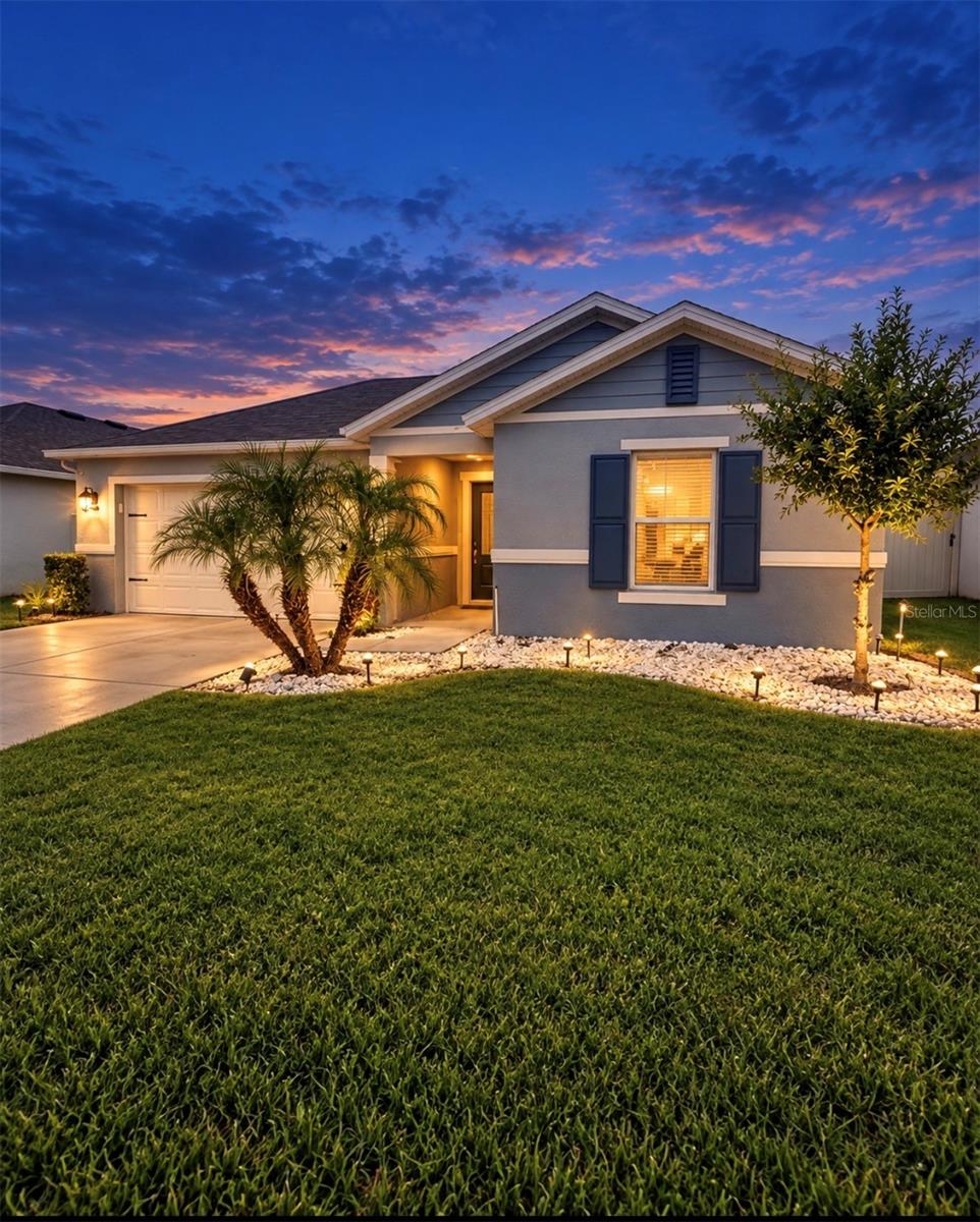 Listing photo 2 for 5015 Riverside Way