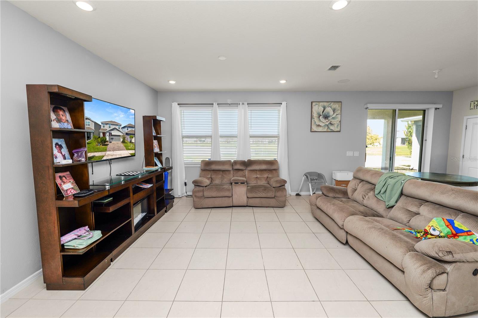 Listing photo 3 for 1852 Summer Serenity Dr