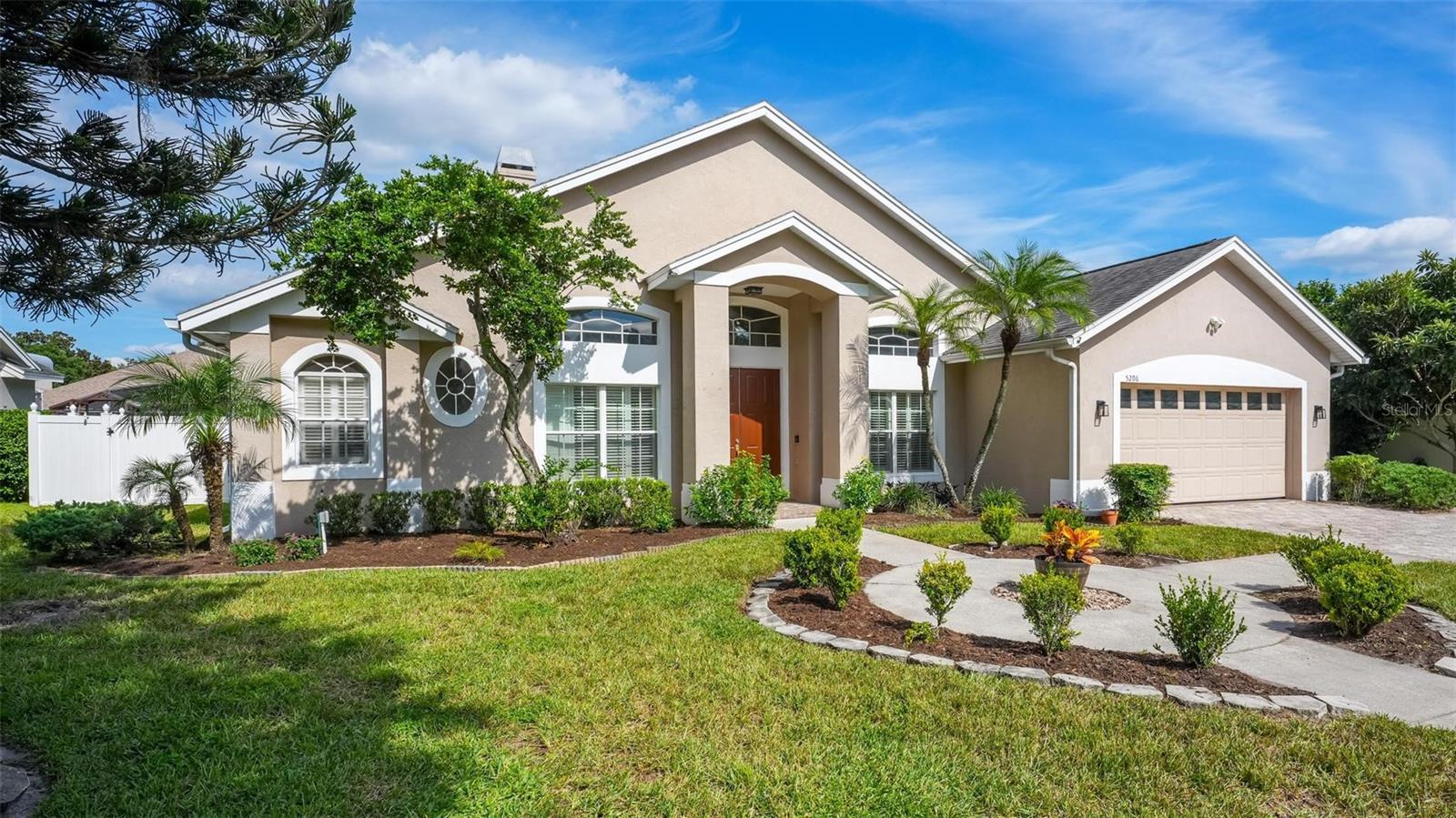 Listing photo 2 for 5206 Hawford Cir