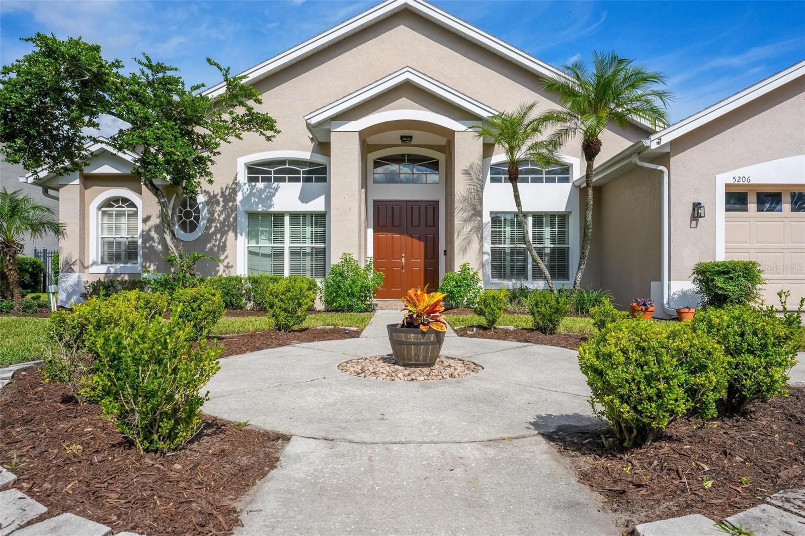 Listing photo 1 for 5206 Hawford Cir