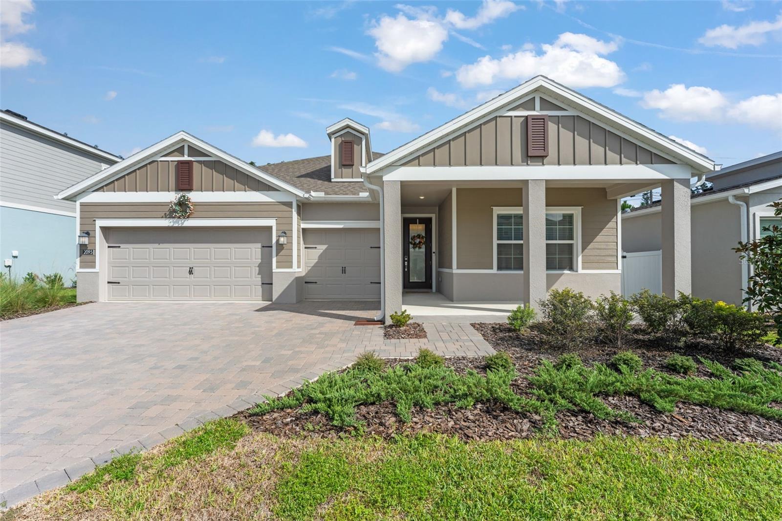 Listing photo 1 for 2095 Rider Rain Ln
