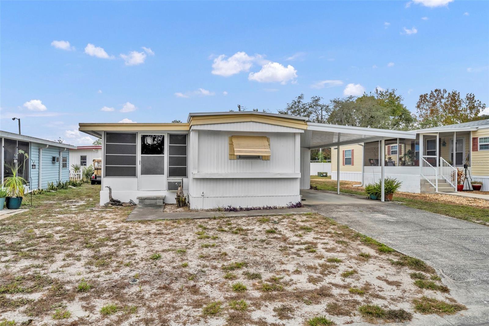 Listing photo 2 for 11 Hawaiian Way
