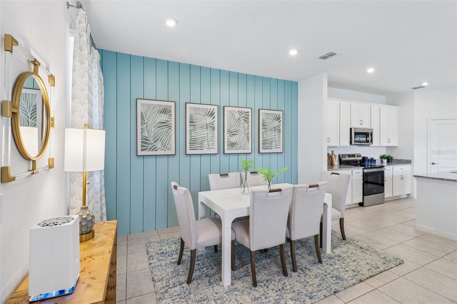 Listing photo 3 for 1845 Horsetail Dr