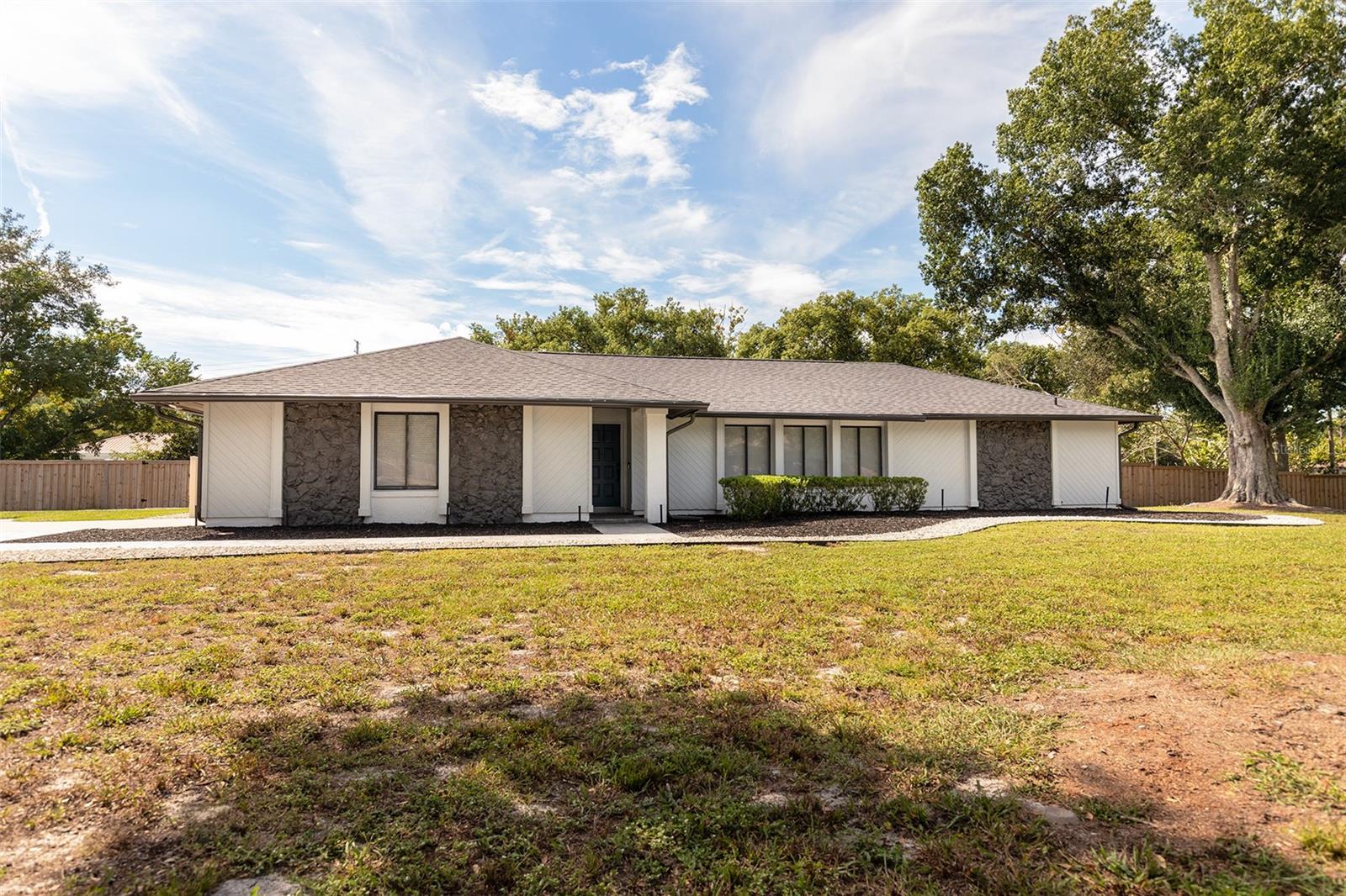 Listing photo for 1890 Crowley Cir E