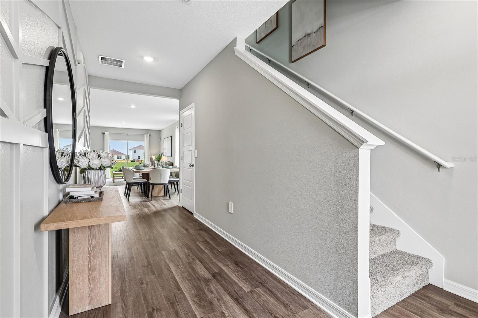 Listing photo 2 for 6055 Navona Way