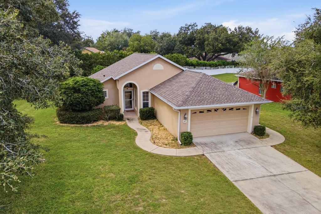 Listing photo 2 for 81 Golfview Cir